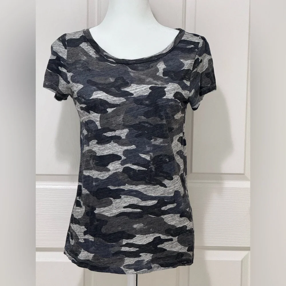 J. Crew Camo Crewneck Tee Small Black Navy Gray Cotton Blend Fitted